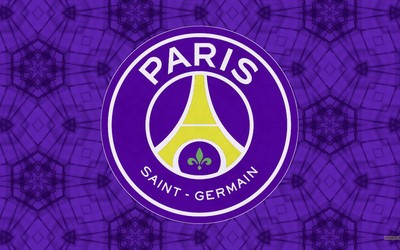 安博体育精华-克瓦拉茨赫利亚与队友庆祝时摔倒